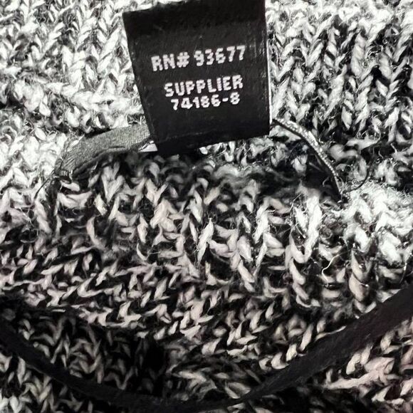 ana Cold Shoulder Ribbed Sweater Size S - Picture 6 of 7